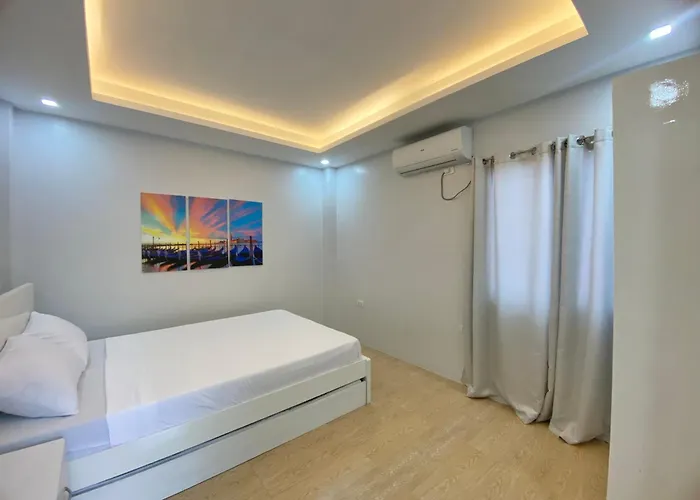 Christela House 3* Pooc