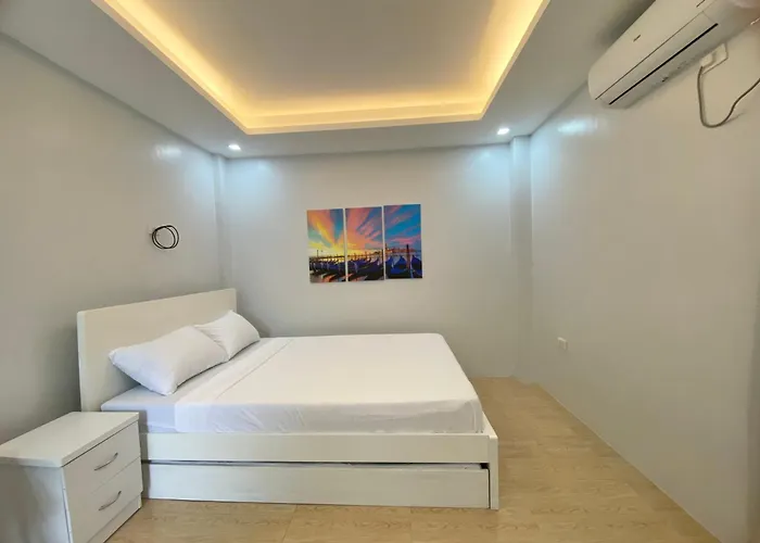 Christela House 3* Pooc